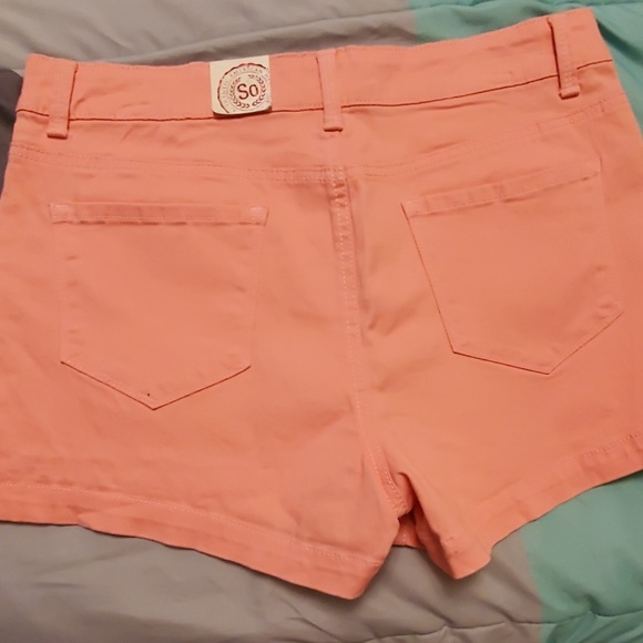 Light pink/peach shorts - Picture 3 of 3